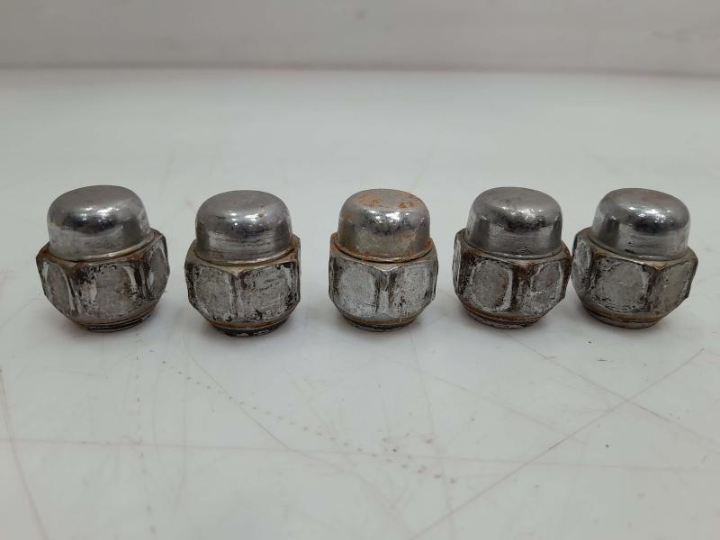 2015 Nissan Sentra Lug Nuts