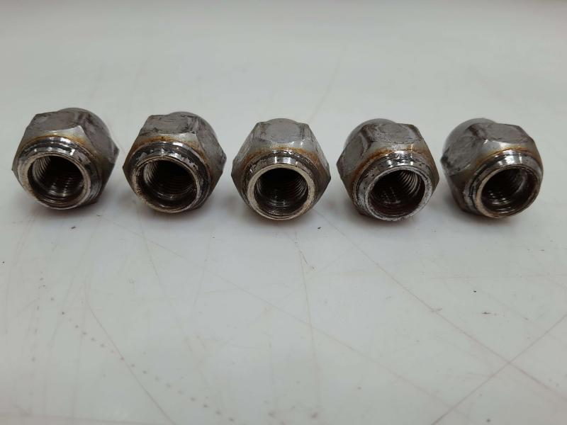 2015 Nissan Sentra Lug Nuts