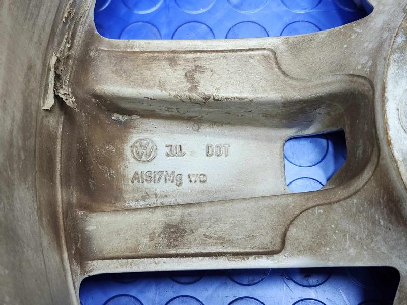 2011 Volkswagen Touareg Wheel