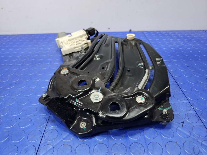 2015 Ford Mustang Quarter Glass Reg.