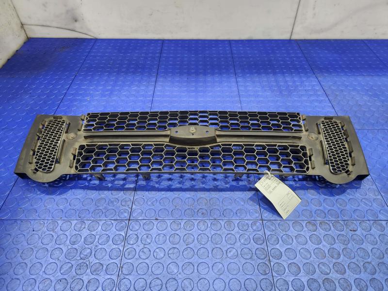 2004 Ford Explorer Grille