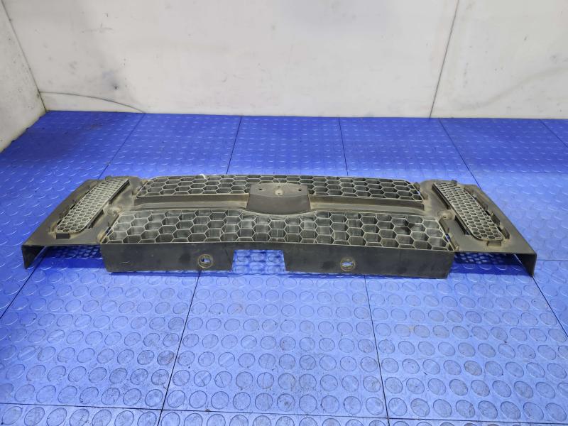 2004 Ford Explorer Grille