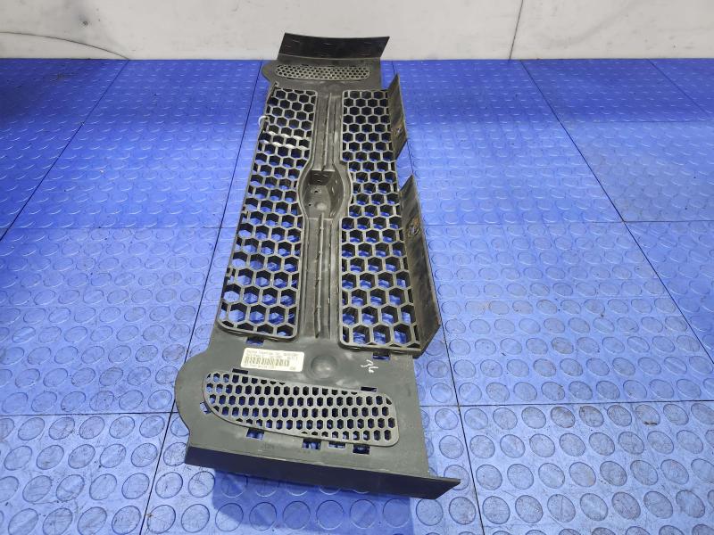 2004 Ford Explorer Grille