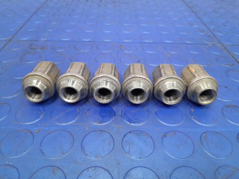 2017 GMC Acadia Lug Nuts