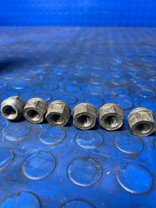 2000 GMC Sierra 1500 Lug Nuts