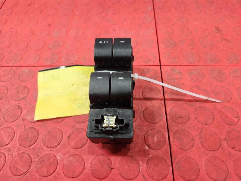 2008 Ford F-250 Super Duty Door Switch Front