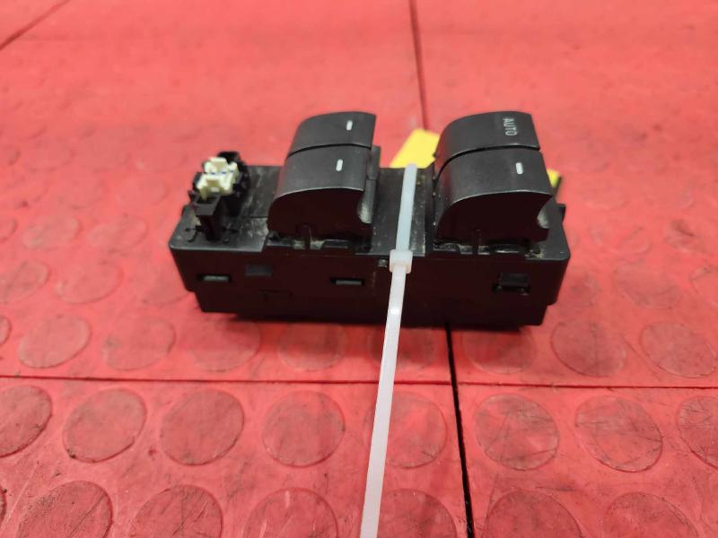 2008 Ford F-250 Super Duty Door Switch Front
