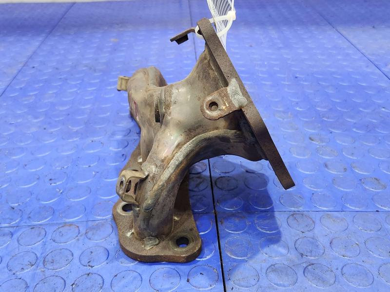 2013 Nissan Pathfinder Exhaust Manifold