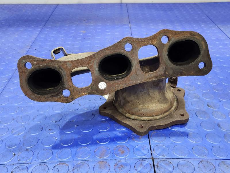 2013 Nissan Pathfinder Exhaust Manifold