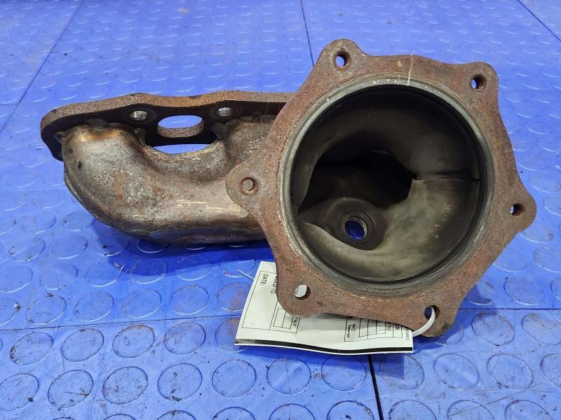 2013 Nissan Pathfinder Exhaust Manifold