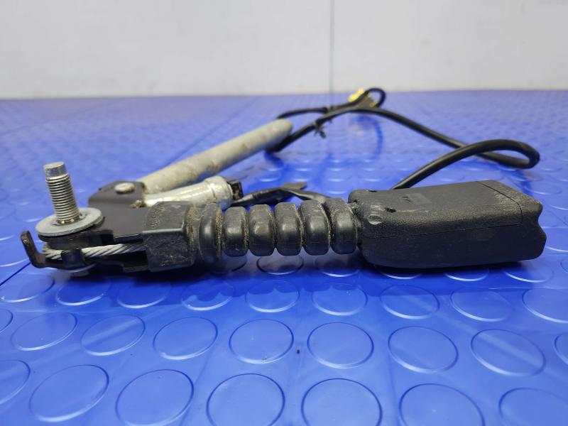 2011-2012 Infiniti QX56 Front Seat Belt Buckle Left Driver Side Black OEM 868431LA0A