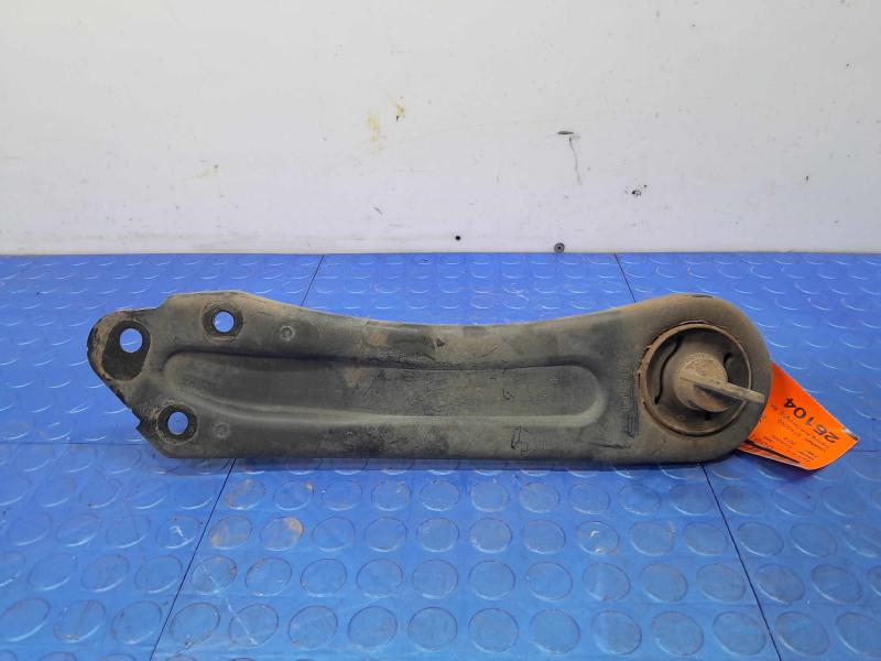2015 Chrysler 200 Lower Control Arm Rr