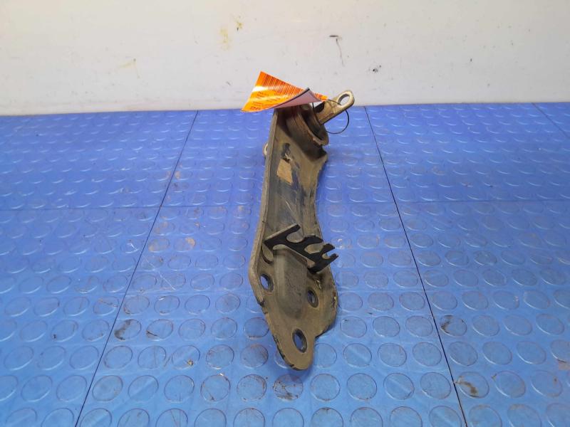 2015 Chrysler 200 Lower Control Arm Rr