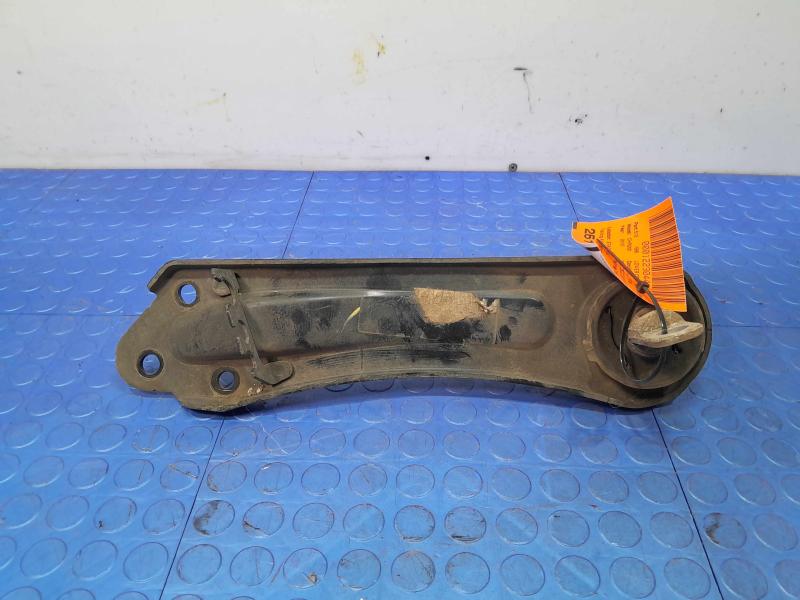 2015 Chrysler 200 Lower Control Arm Rr