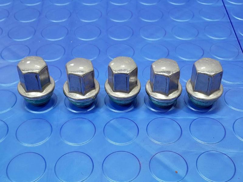 2023 Chevrolet Trailblazer Lug Nuts