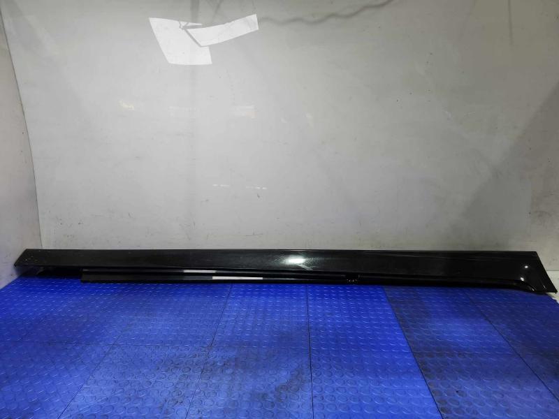 2011 BMW 535i Rocker Moulding