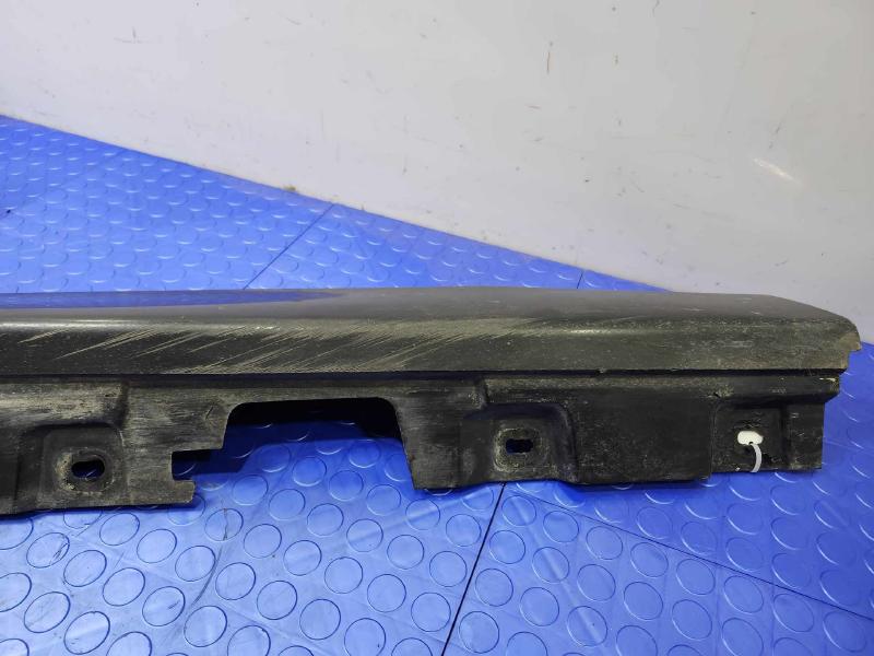 2011 BMW 535i Rocker Moulding