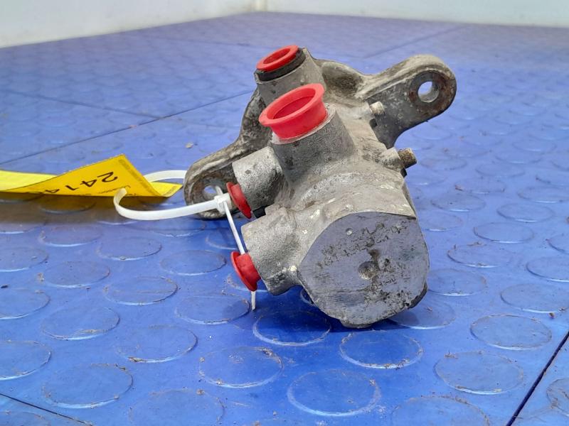 2009-2018 Jeep Wrangler JK Brake Master Cylinder Assembly OEM 68057474AC