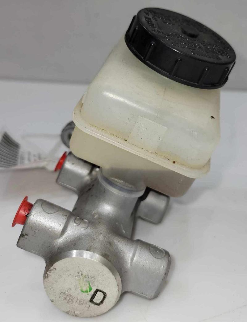 2003 - 2008 Nissan 350Z Brake Master Cylinder Assembly w/o VDC OEM 46010CD005