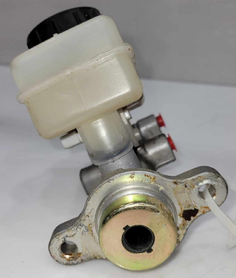2003 - 2008 Nissan 350Z Brake Master Cylinder Assembly w/o VDC OEM 46010CD005