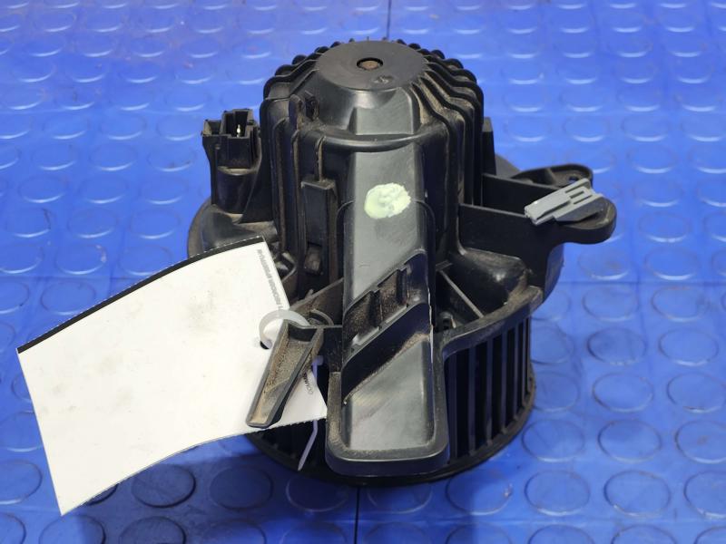 2012 GMC Yukon Blower Motor