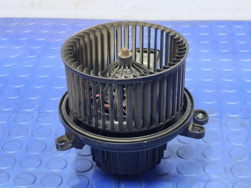 2012 GMC Yukon Blower Motor