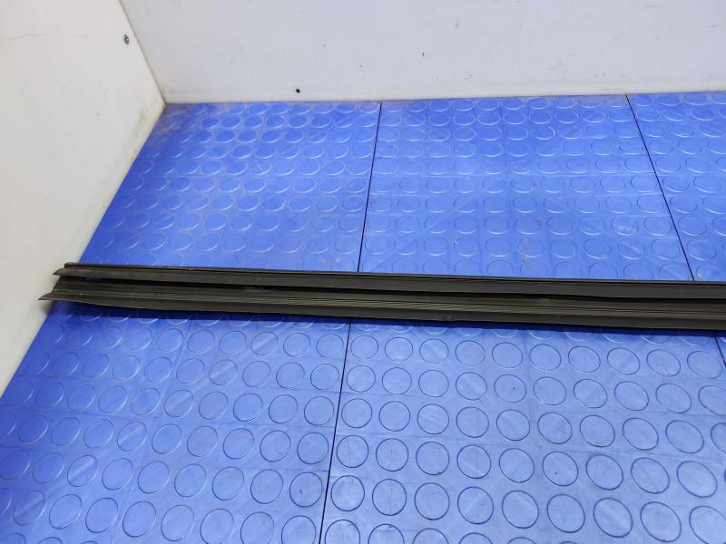 2014 Infiniti QX60 Rocker Moulding