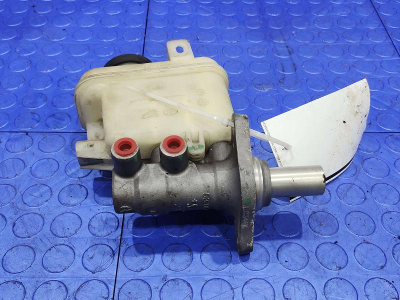2007 Toyota Tundra Master Cylinder
