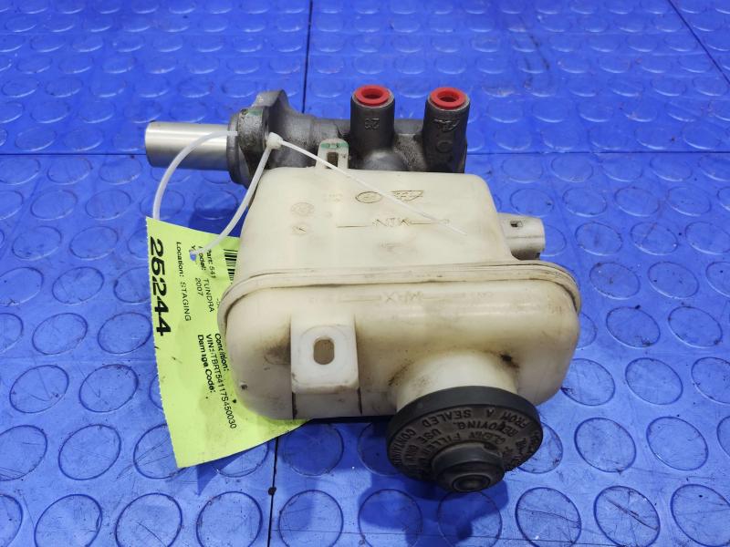 2007 Toyota Tundra Master Cylinder