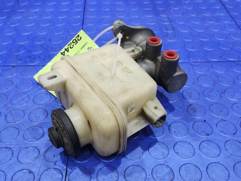 2007 Toyota Tundra Master Cylinder
