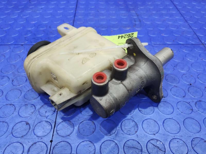2007 Toyota Tundra Master Cylinder