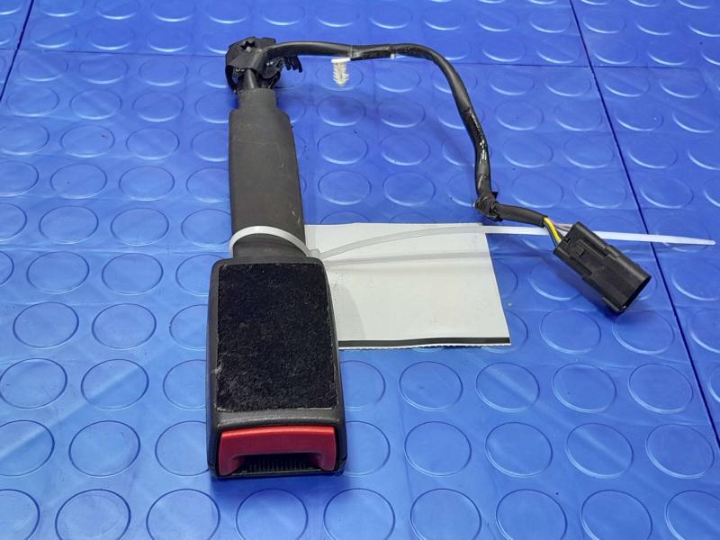 2013 Ford Fusion Front Seat Belt
