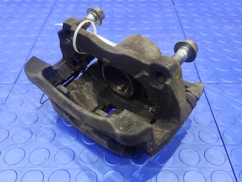 2015 Nissan Rogue Caliper