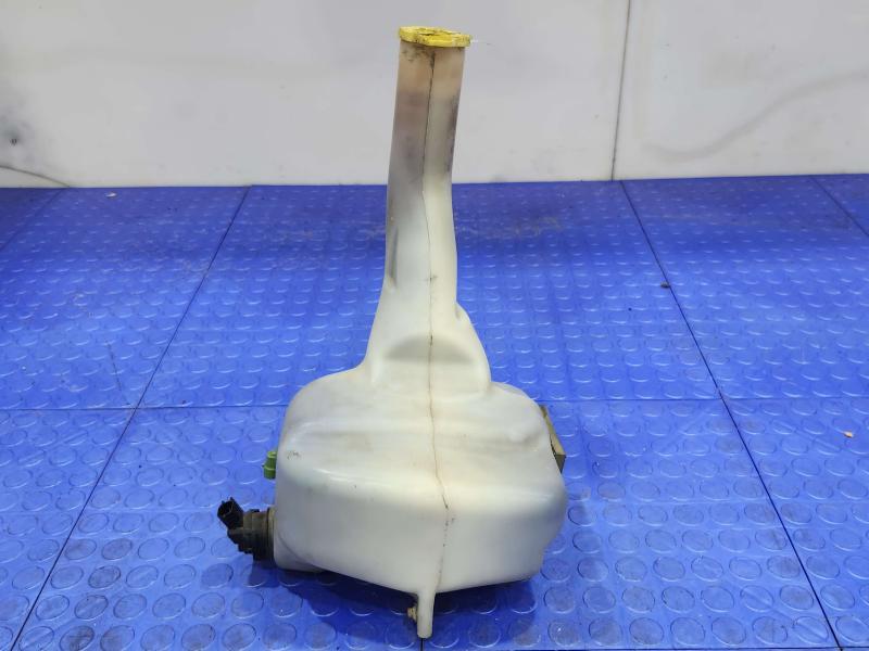 2014 Dodge Challenger Washer Bottle