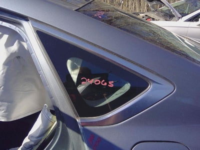 2016 Genesis Genesis Quarter Glass/Window