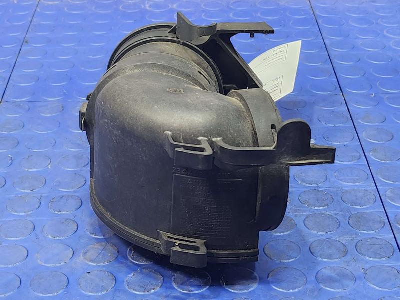 2006 Mercedes CLS-Class Air Intake Tube/Resonator