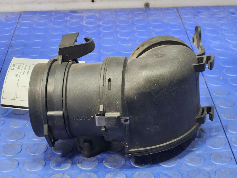 2006 Mercedes CLS-Class Air Intake Tube/Resonator