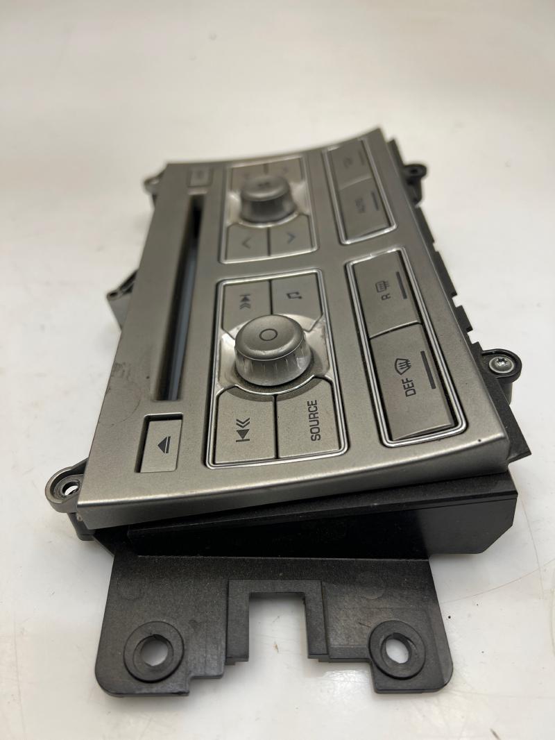 2011 Jaguar XF Audio & Visual Equip.(Radio)