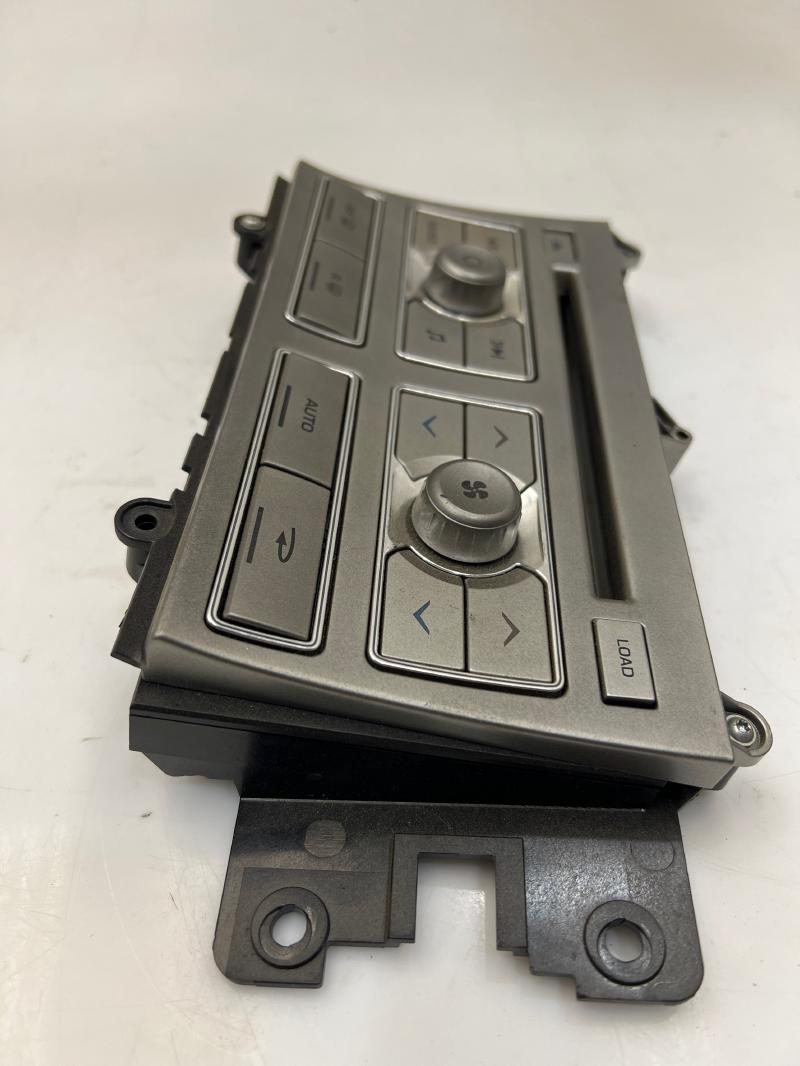 2011 Jaguar XF Audio & Visual Equip.(Radio)