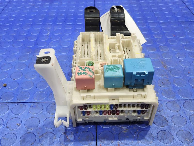 2011 Toyota Corolla Cabin Fuse Box