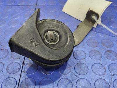 2013 Chrysler 300 Horn