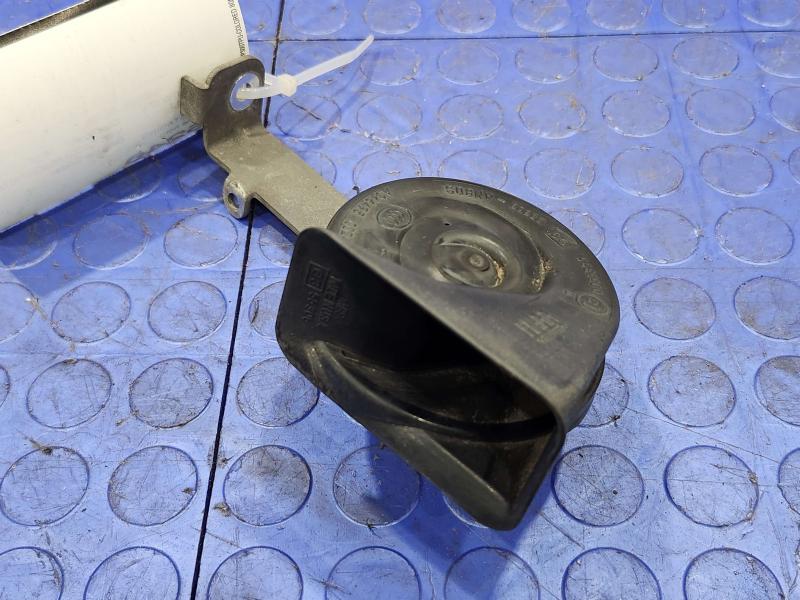 2013 Chrysler 300 Horn