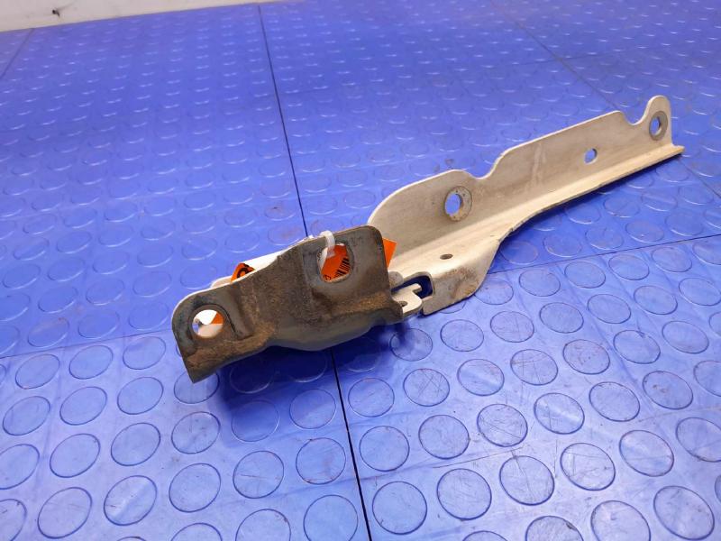 2011 Ford F-250 Super Duty Hood Hinge