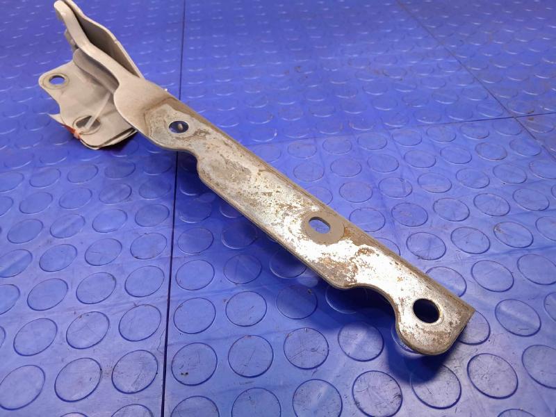 2011 Ford F-250 Super Duty Hood Hinge