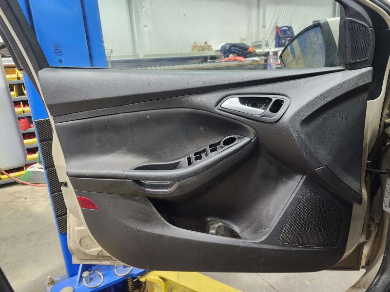 2017 Ford Focus Front Door Trim Panel