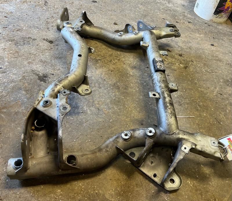 2010 2011 Mercedes E Class W212 Type Front Subframe Crossmember OEM 2126280657