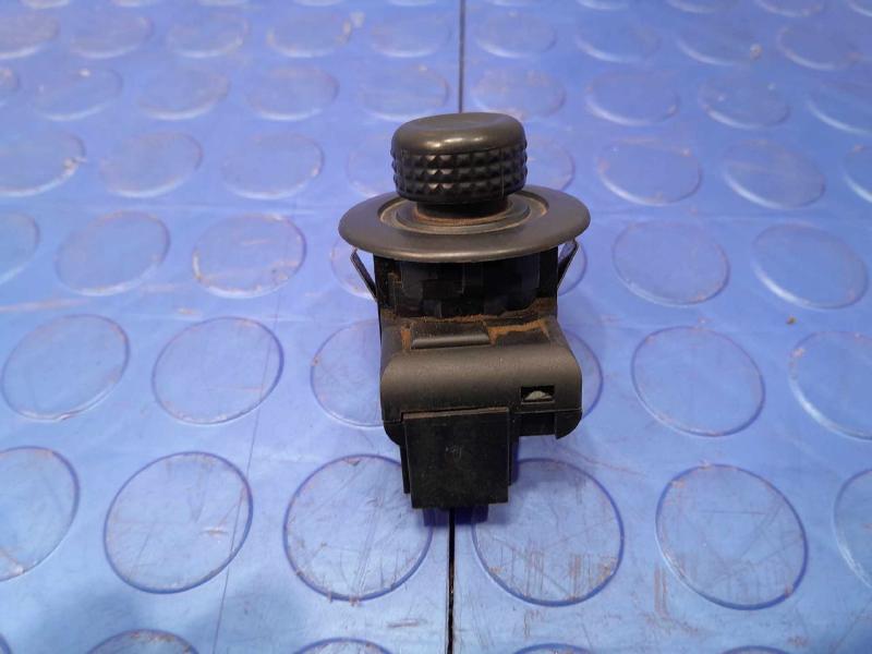 2013 Ford F-150 Door Switch Front