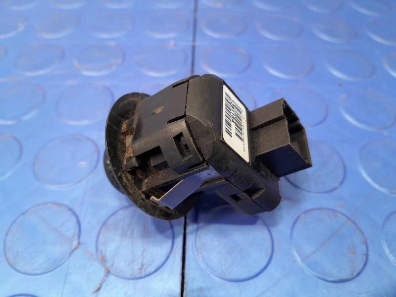 2013 Ford F-150 Door Switch Front