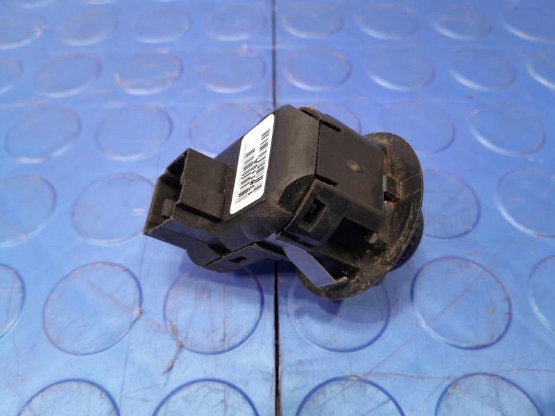 2013 Ford F-150 Door Switch Front