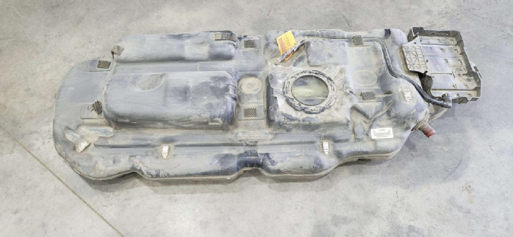 2015-2016 Kia Sedona OEM Fuel Tank Gas Tank Assembly 21.5 Gallon 31150A9500